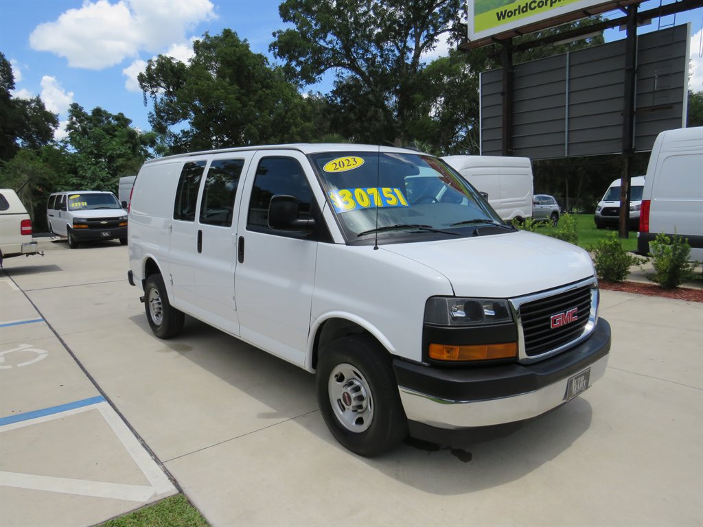 2023 GMC Savana Cargo Work Van's photo