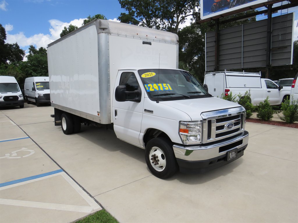 2021 Ford E-Series Cutaway Base