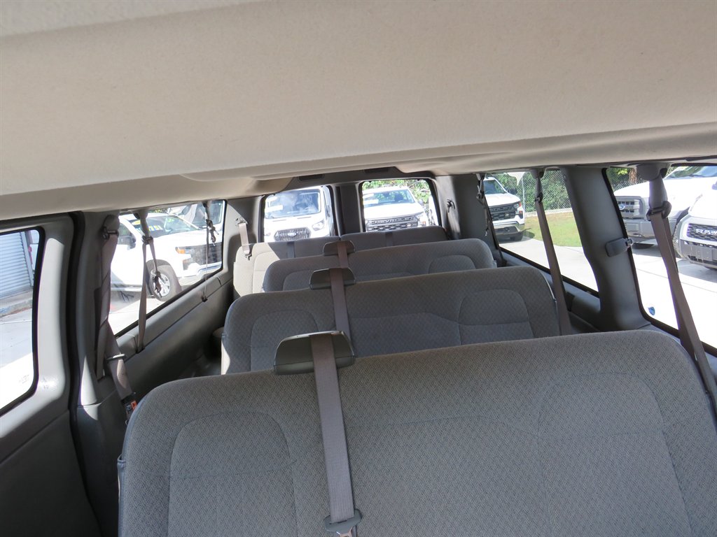 2024 Chevrolet Express Passenger LS - Photo 9