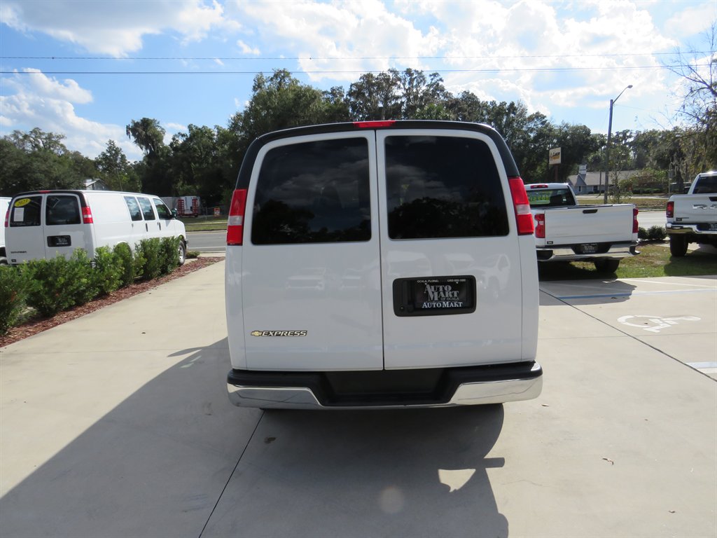 2024 Chevrolet Express Passenger LS - Photo 13