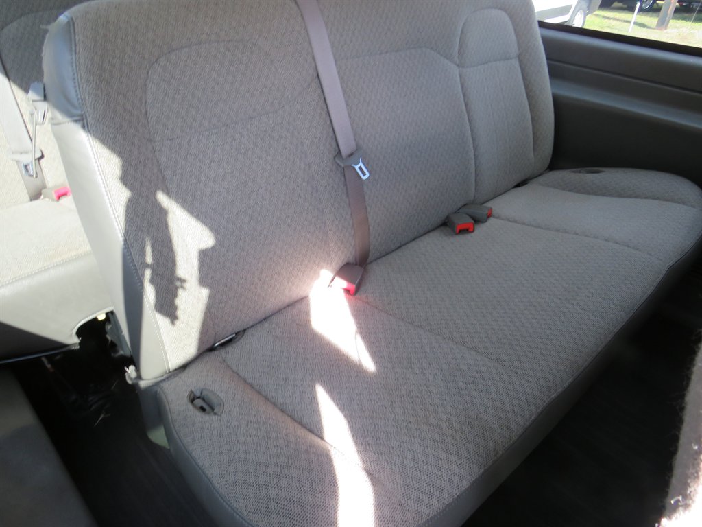 2024 Chevrolet Express Passenger LS - Photo 19
