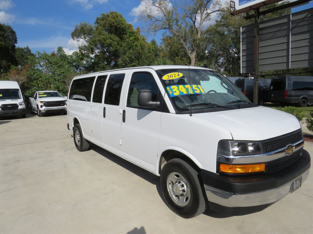 2024 Chevrolet Express Passenger LS - Photo 24