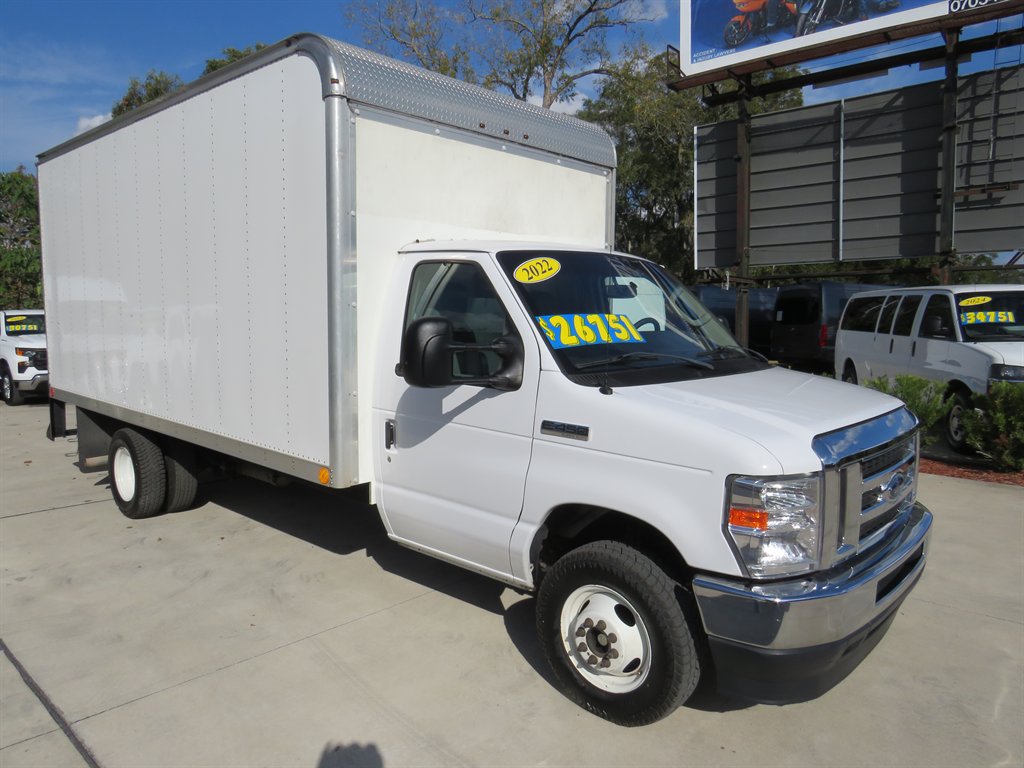 2022 Ford E-Series Cutaway Base