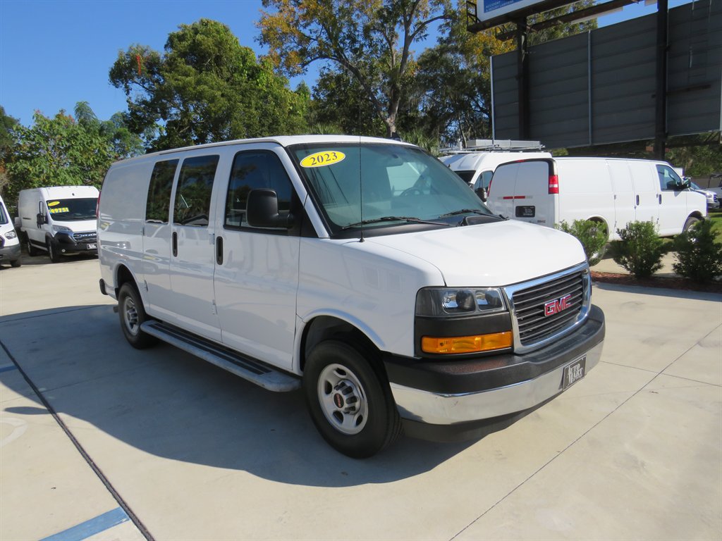 2023 GMC Savana Cargo Work Van's photo