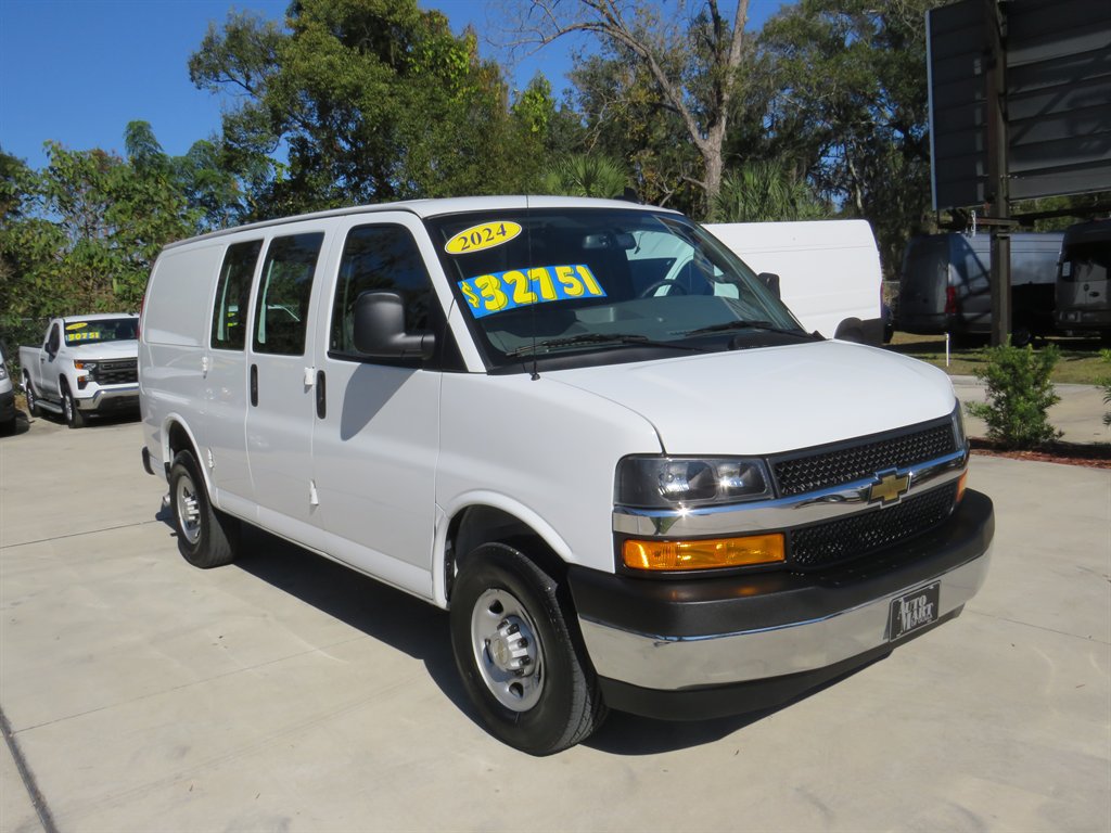 2024 Chevrolet Express Cargo Work Van's photo
