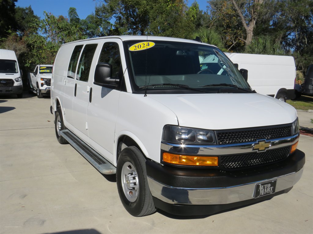 2024 Chevrolet Express Cargo Work Van's photo
