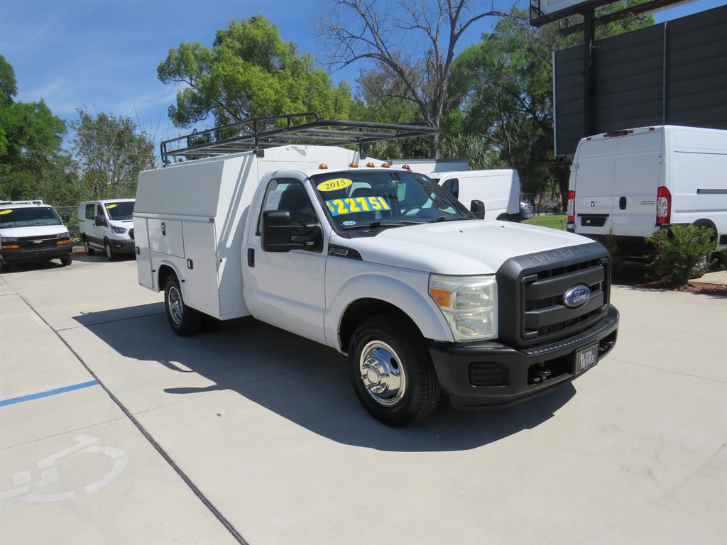 2015 Ford F-350 Super Duty Chassis Cab XL