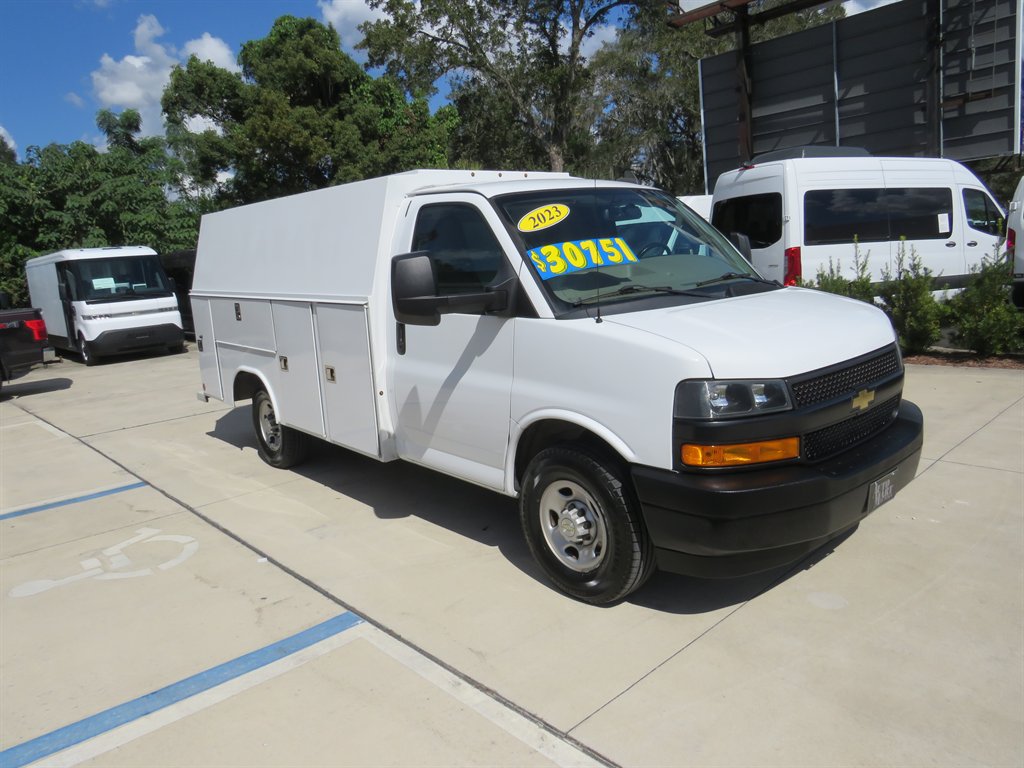 2023 Chevrolet Express Cutaway